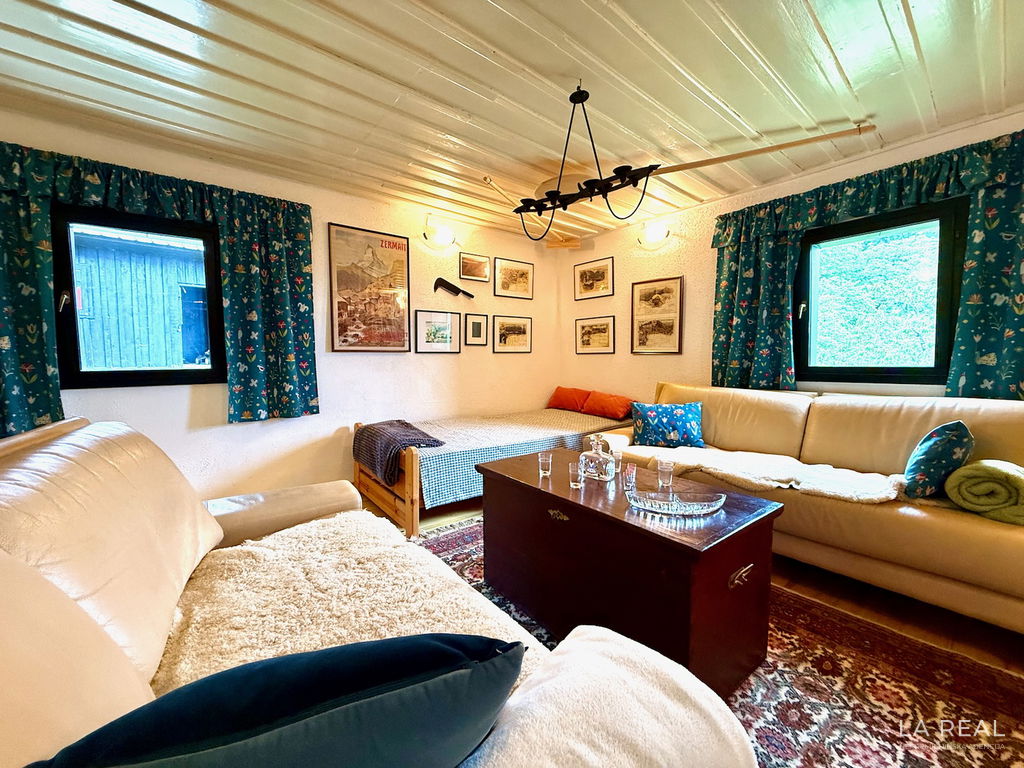 00smolnik-9rq2dmxe5-1600x1200__68f73b1622720