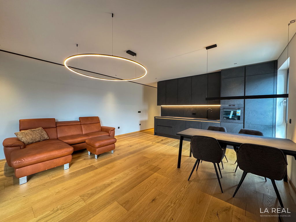 10ryiawug-4032x3024__6992cdec36b6d