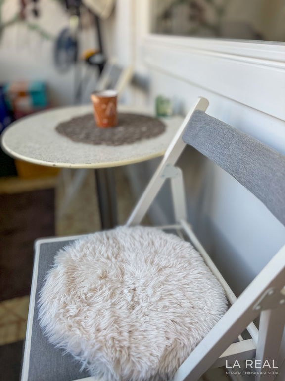 13__tJ8UOjif-3024x4032-portrait