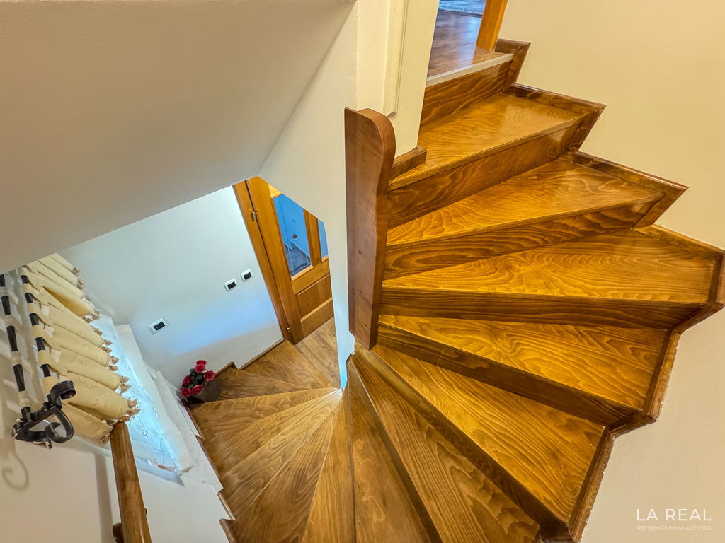 14uujmhs5d-4032x302468ba9870c4a3f68f1e88b618e8690b0ca3e4863698074d5f268a__699f0dbd8c45a