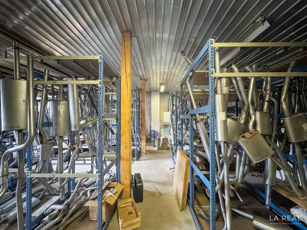 16__f1SzTGoE-4032x3024