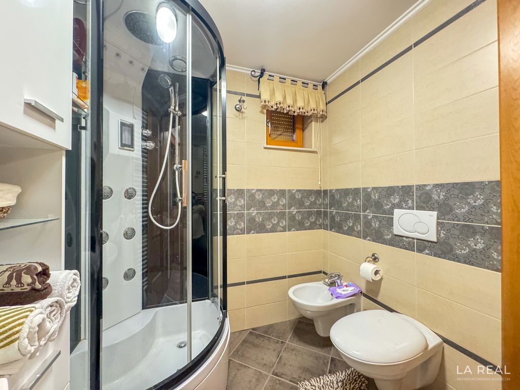 16pydpg4jm-4032x302468ba9872858d668f1e88cd77b0690b0ca574197698074d7988e3__699f0dbee8f50