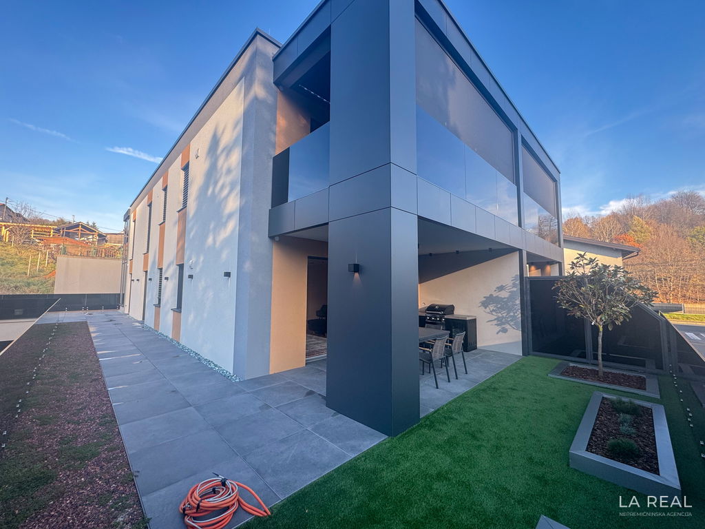 17jwgcwqkq-4032x3024__695b82f18daa1