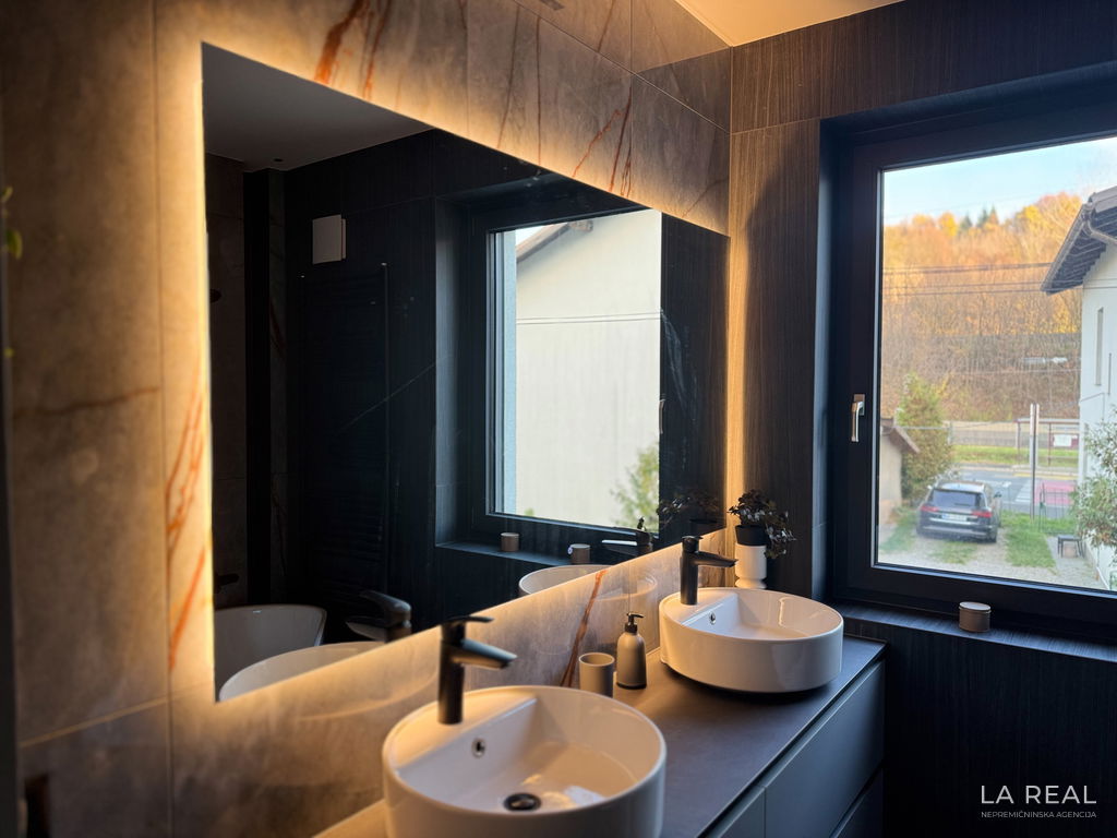 19c7iiu2kp-4032x302469b661bb9ba1d__69b953d049e6b