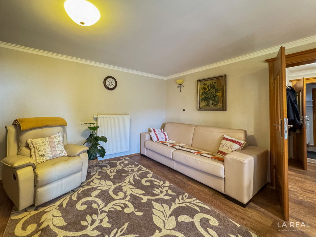 2000rs3f2i-4032x302468ba98763f43b68f1e89024ad7690b0ca8e8451698074dae6095__699f0dc14bf67