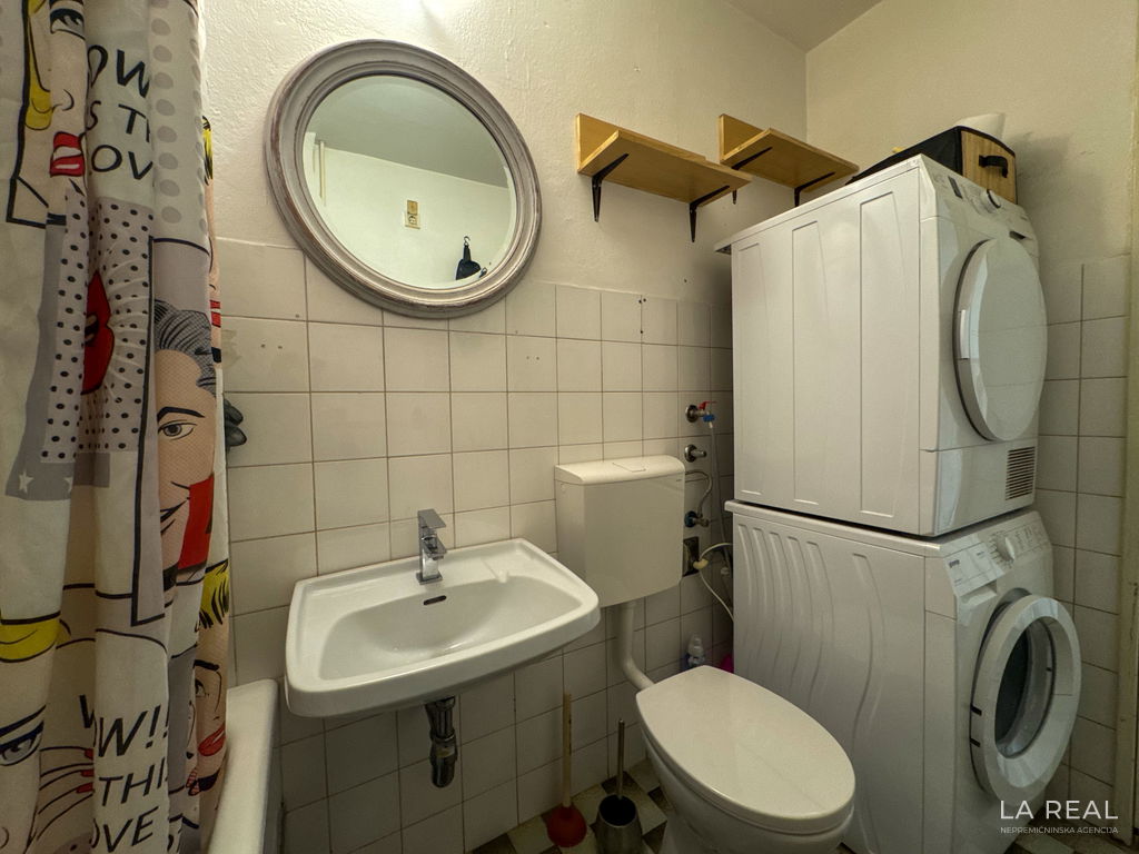 21__u6NGFko8-4032x3024