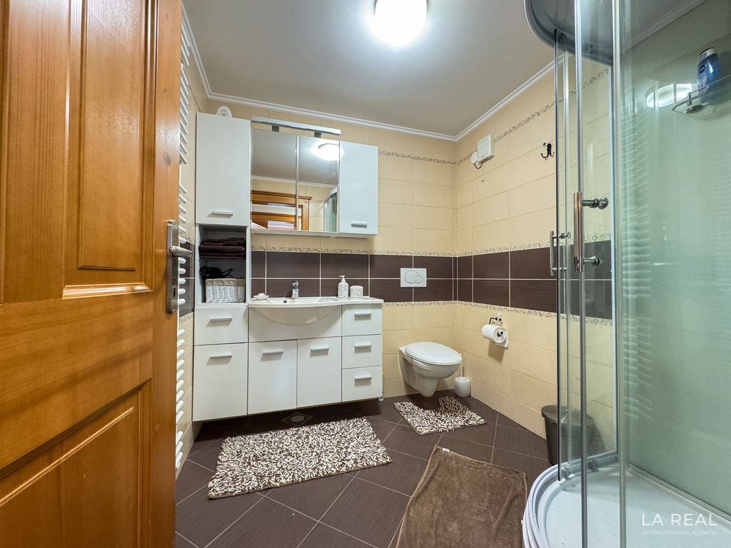 22xvf4ntwi-4032x302468ba98784b72968f1e891904db690b0caa840e7698074dc7c10a__699f0dc26f1c3