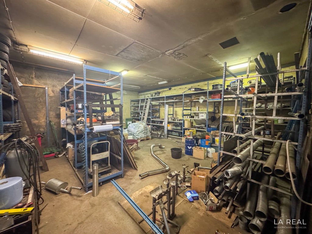 23__eax5Bm61-4032x3024