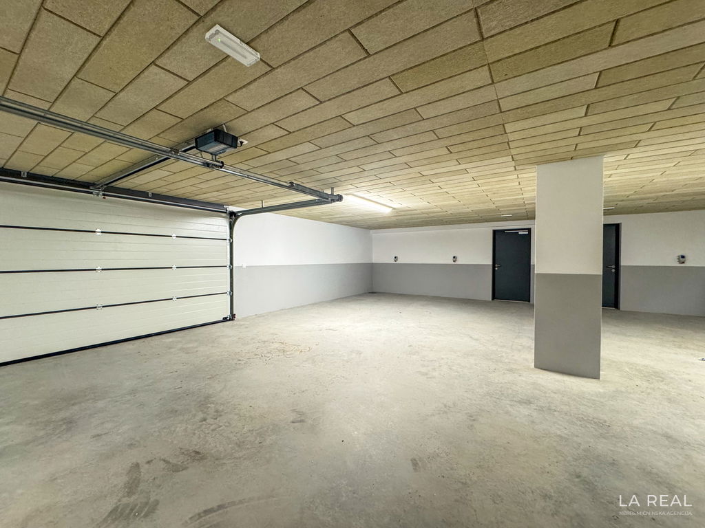 25mcrycxb1-4032x3024__6992ce05bbe7c