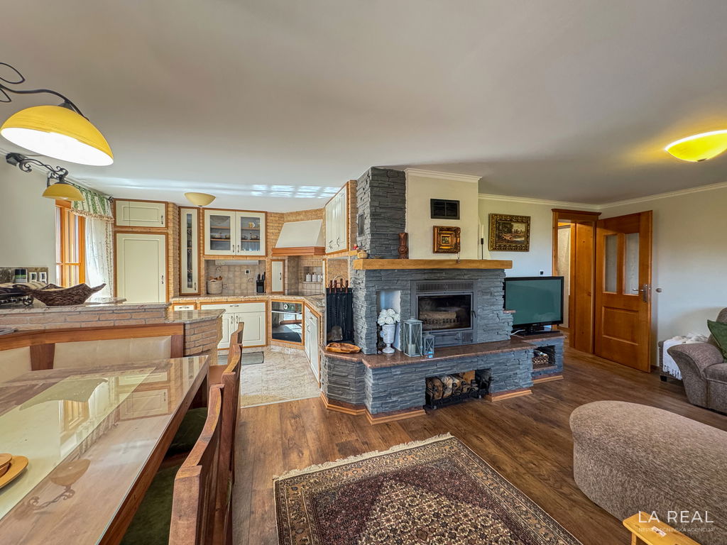 310o3gjgw-4032x302468ba98668c8bb68f1e882740d3690b0c9ab165c698074cbbf01c__699f0db5a0ee8