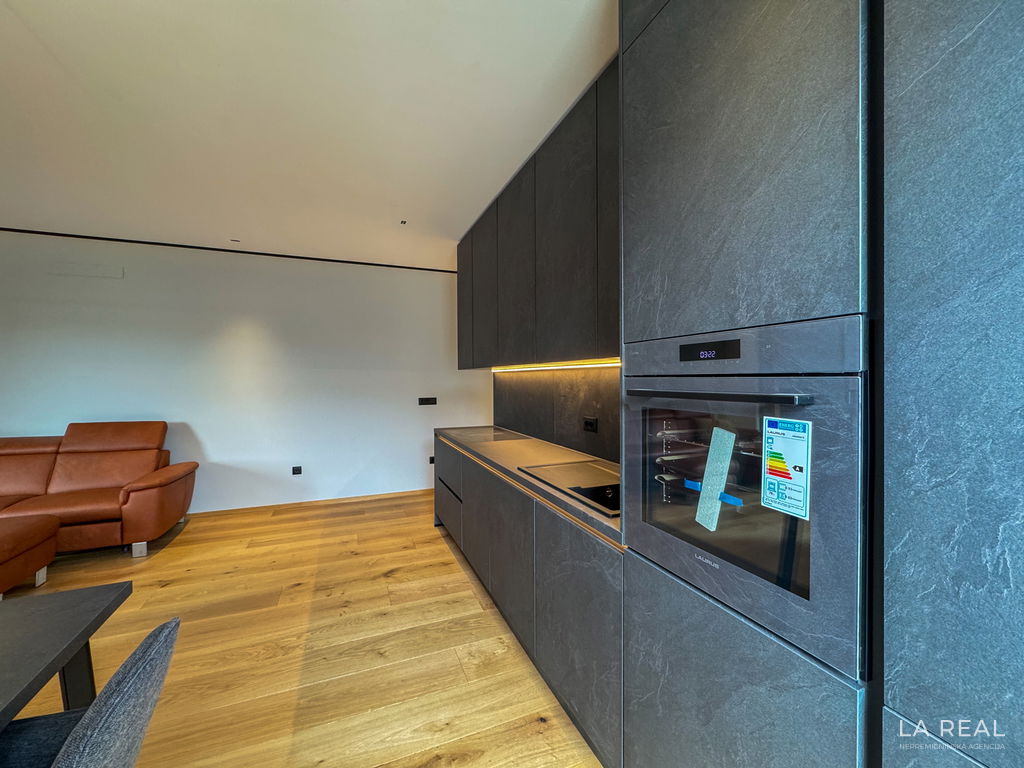 4oz6zxoog-4032x3024__69b661ab81708