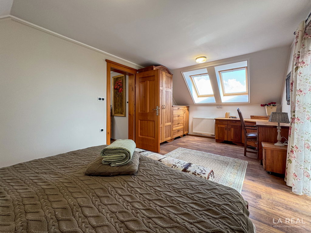 8oytfdoy8-4032x302468ba986b7648c68f1e88652d93690b0c9ece94a698074d0db256__699f0db9313a2