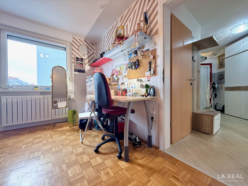 e1-14__SGlrU0Gy-1900x1425