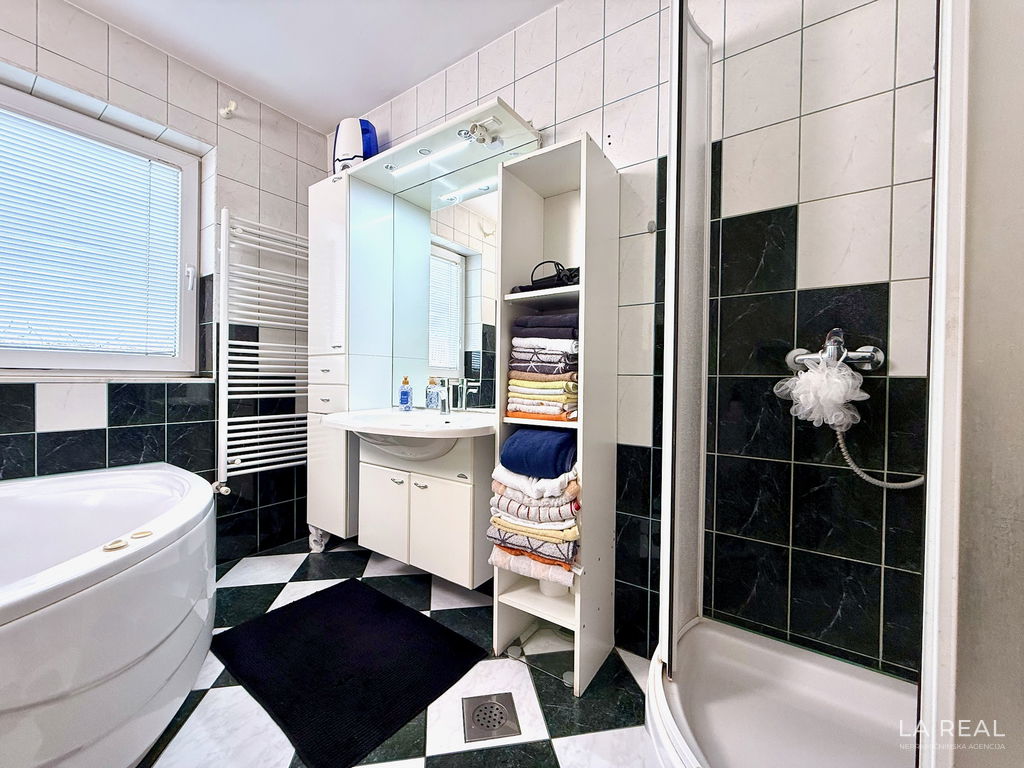 e1-14__qS9RTimg-1900x1425