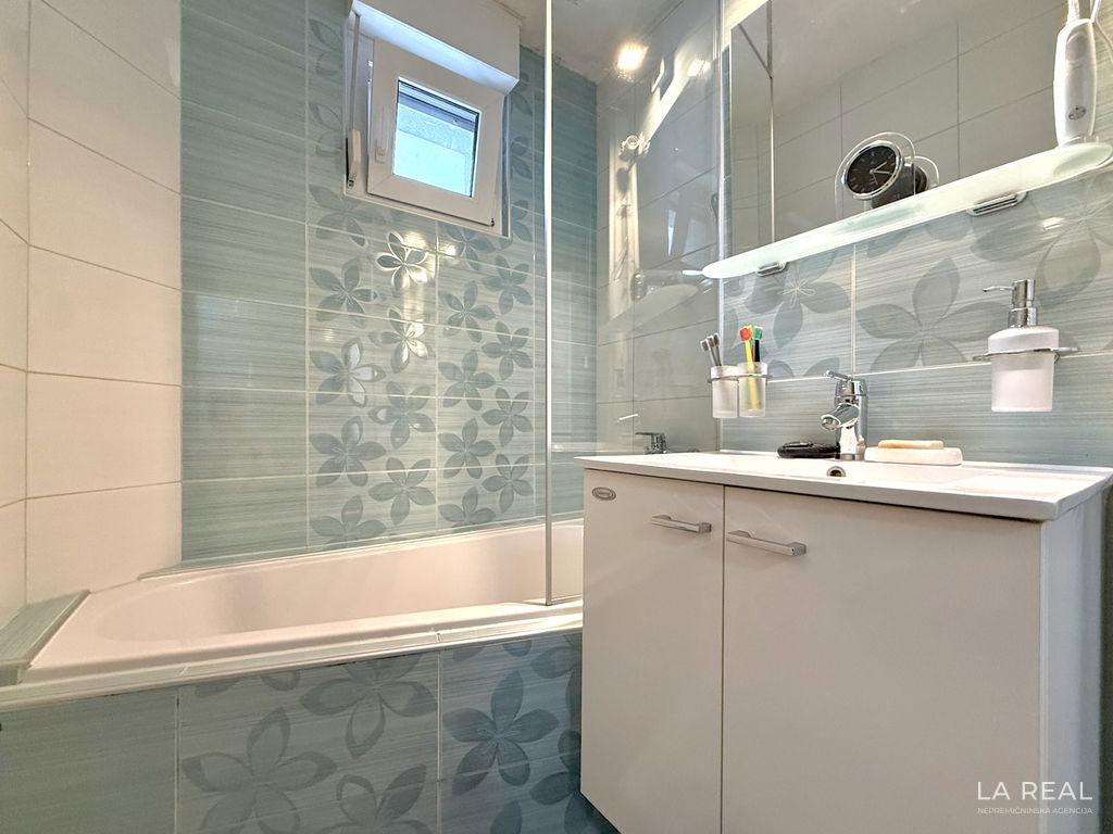 e1-16__6bDjLkhI-1900x1425