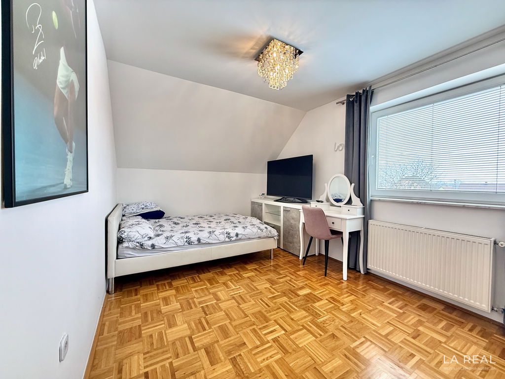 e1-20__KxMTmvhy-1900x1425