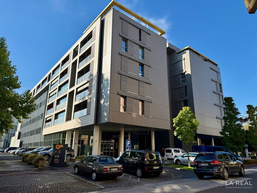 e1-21pqdcyrsc-1900x1425__69b40a3eb80cf