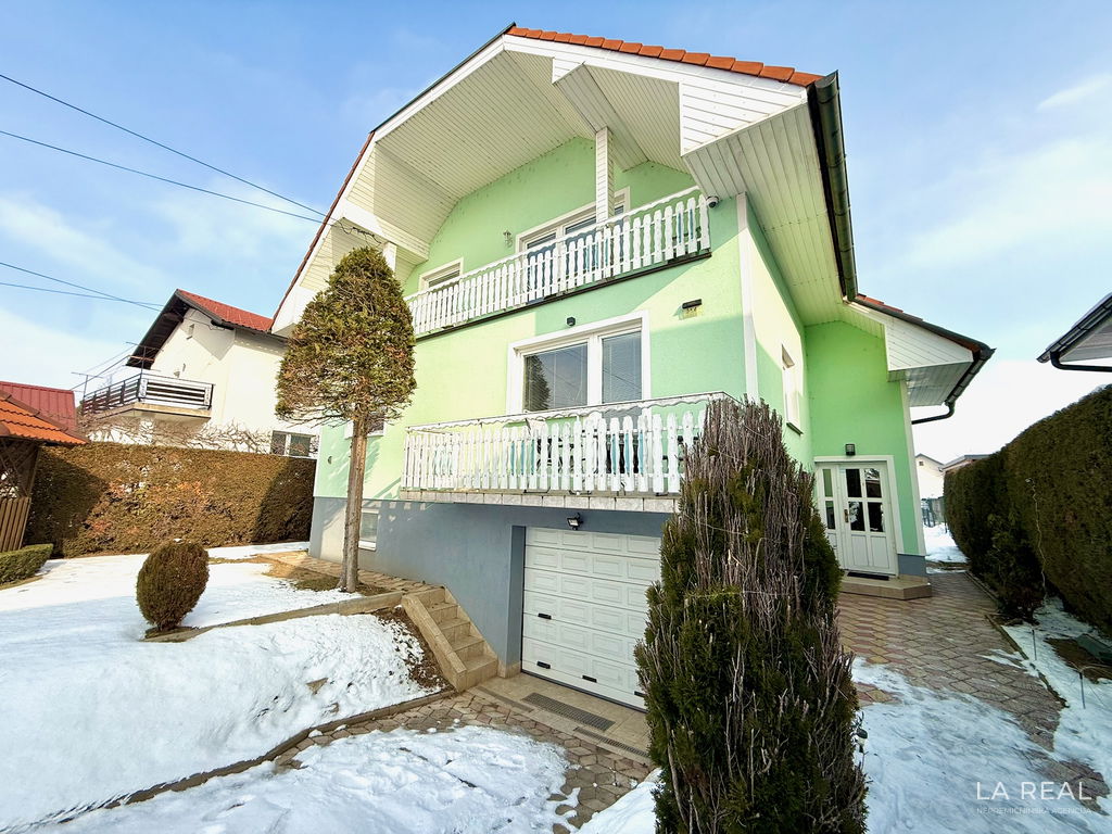 e1-25__FKlWLabl-1900x1425