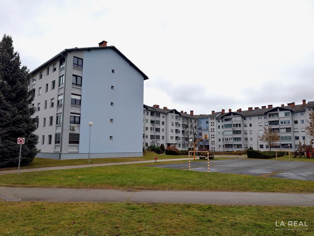 e1-28__6lA4v5u6-1900x1431