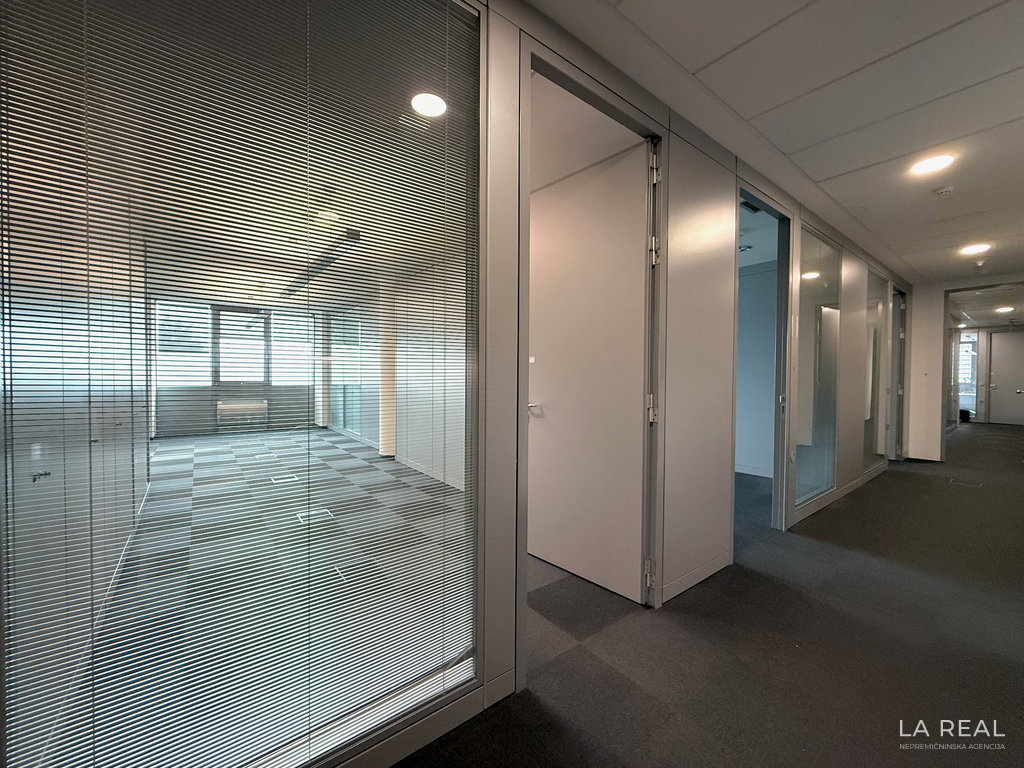 e1-2__L598pDmz-1900x1425