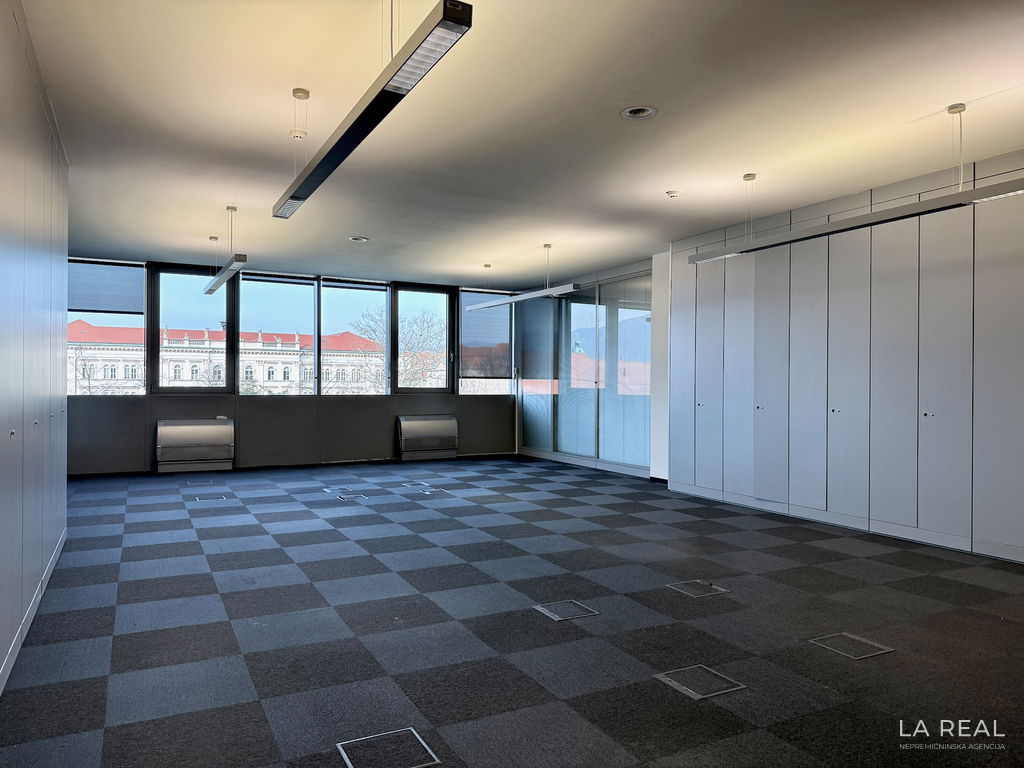 e1-2__d8IHEQth-1900x1425