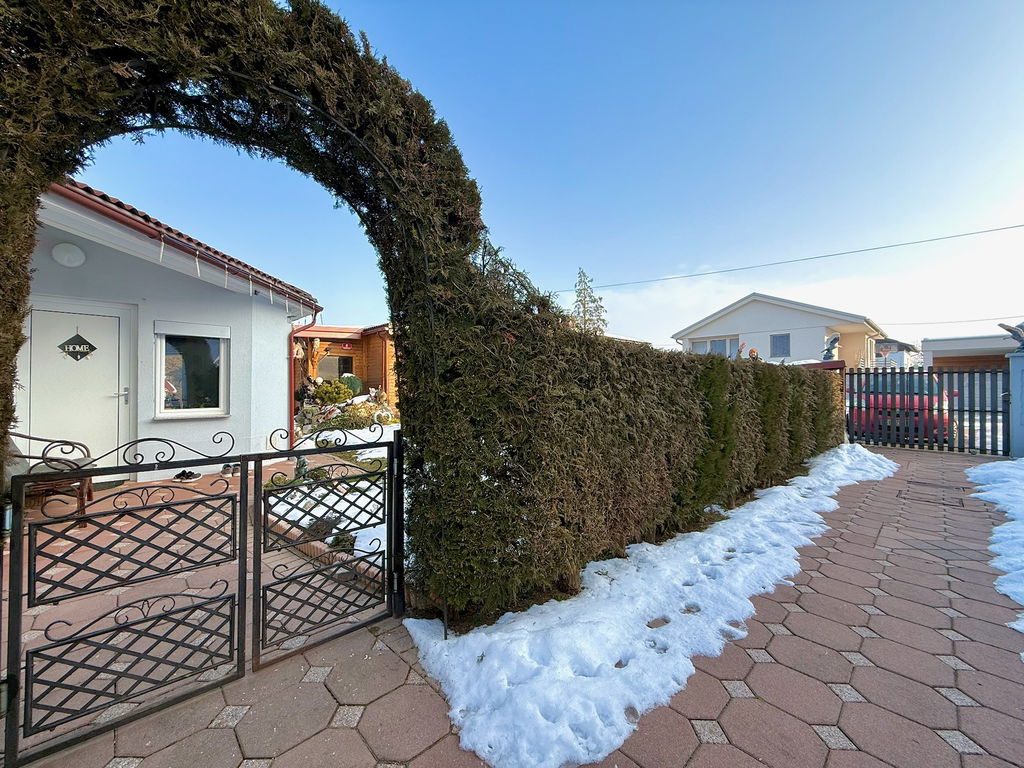 e1-2__g9f1TKOi-1900x1425