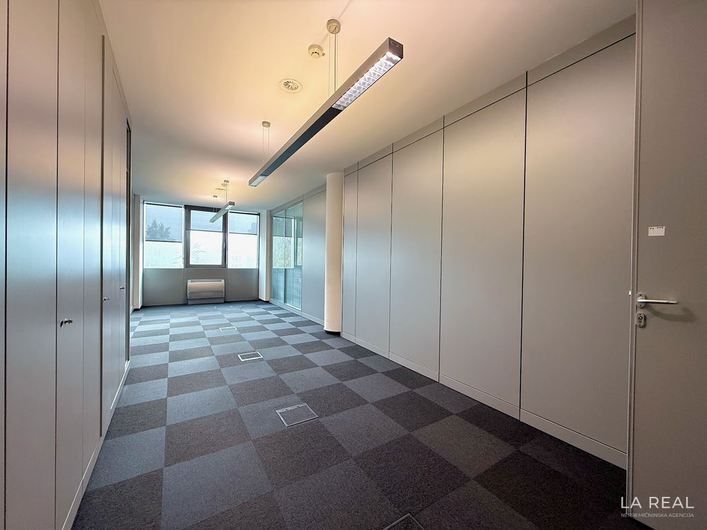 e1-3__W94TqWLA-1900x1425