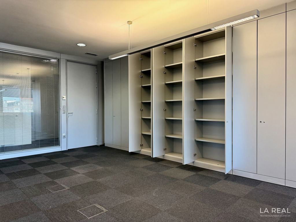 e1-5__jZm6sqx2-1900x1425