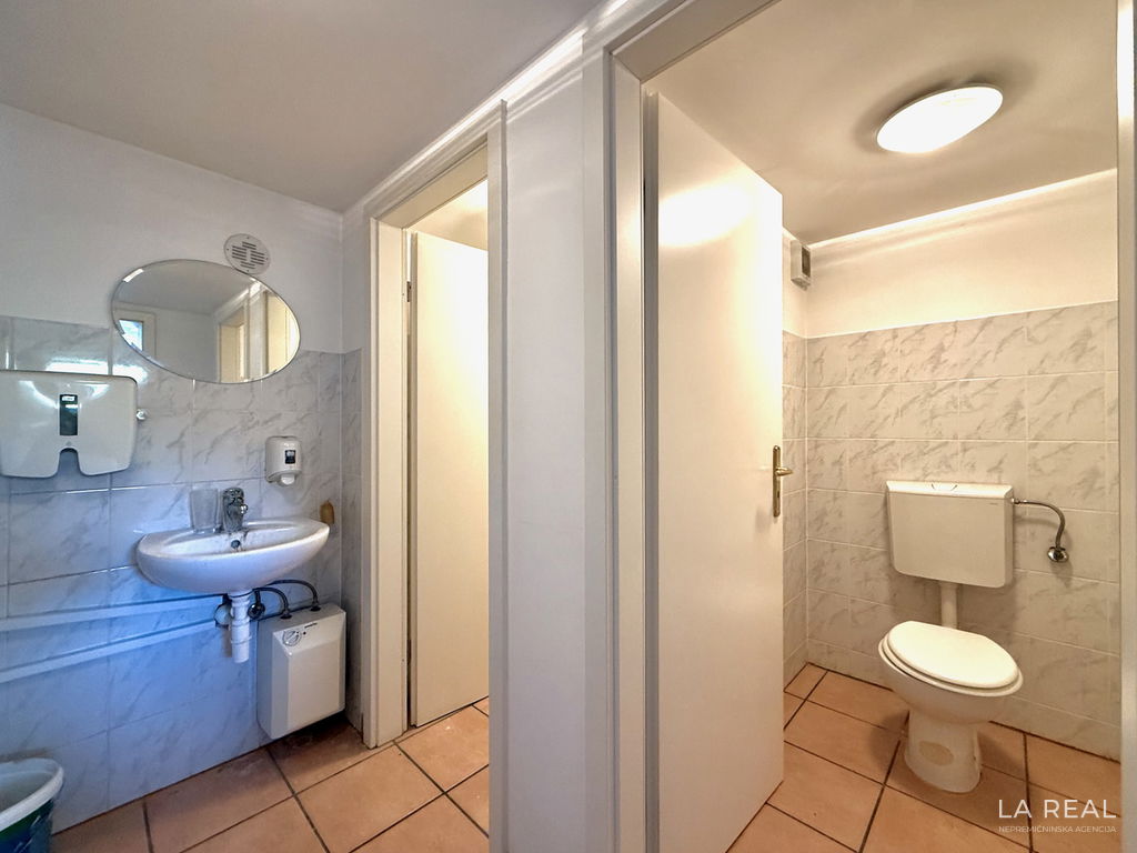 ee-2up0o1zyn-1900x1425__6985c12678459