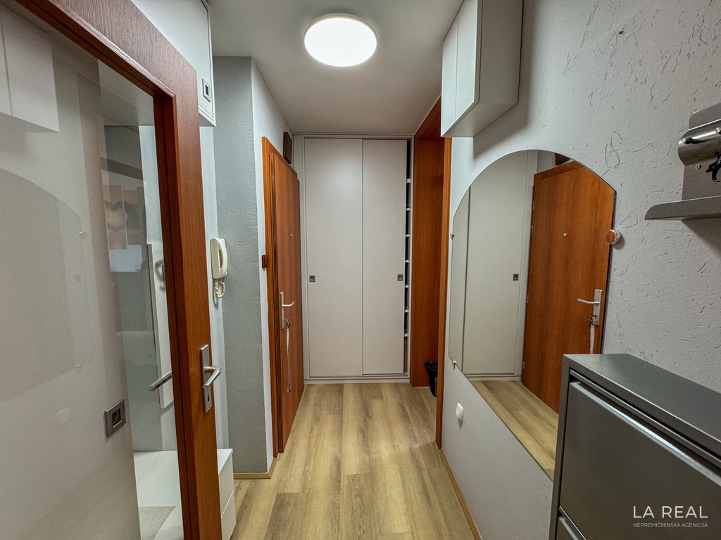 image00002663c73df4289f__6721fa3f49a52