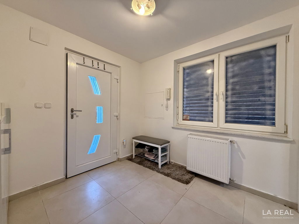 img-0510l0ze0f00-4032x3024__69848ee85a490