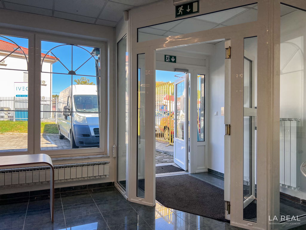 img-3244-7__vuqAsIQu