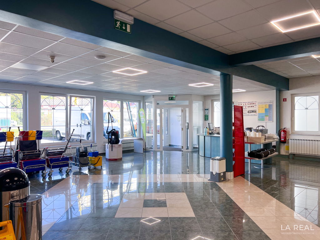 img-3283-18__pvy0XGML