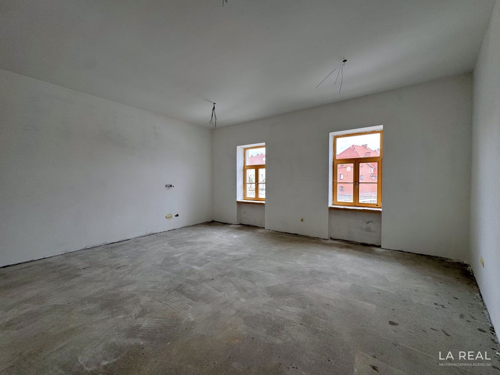 img-8323__J9idMCPB-4032x3024