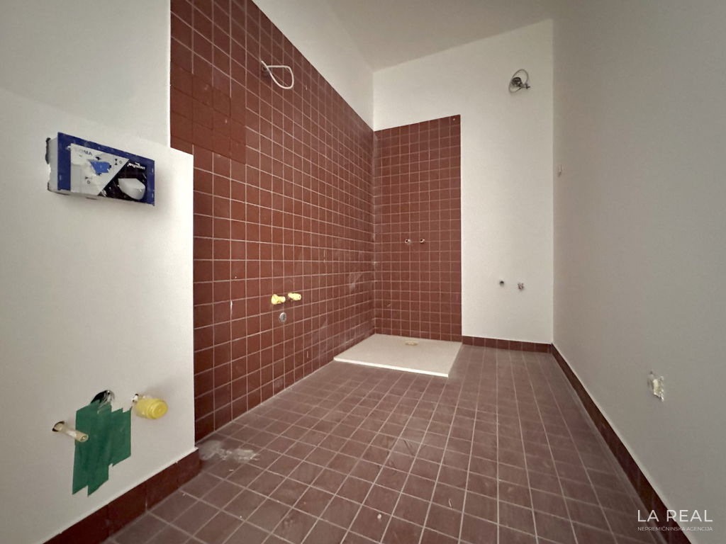 img-8343__LyhGFUjF-3926x2944