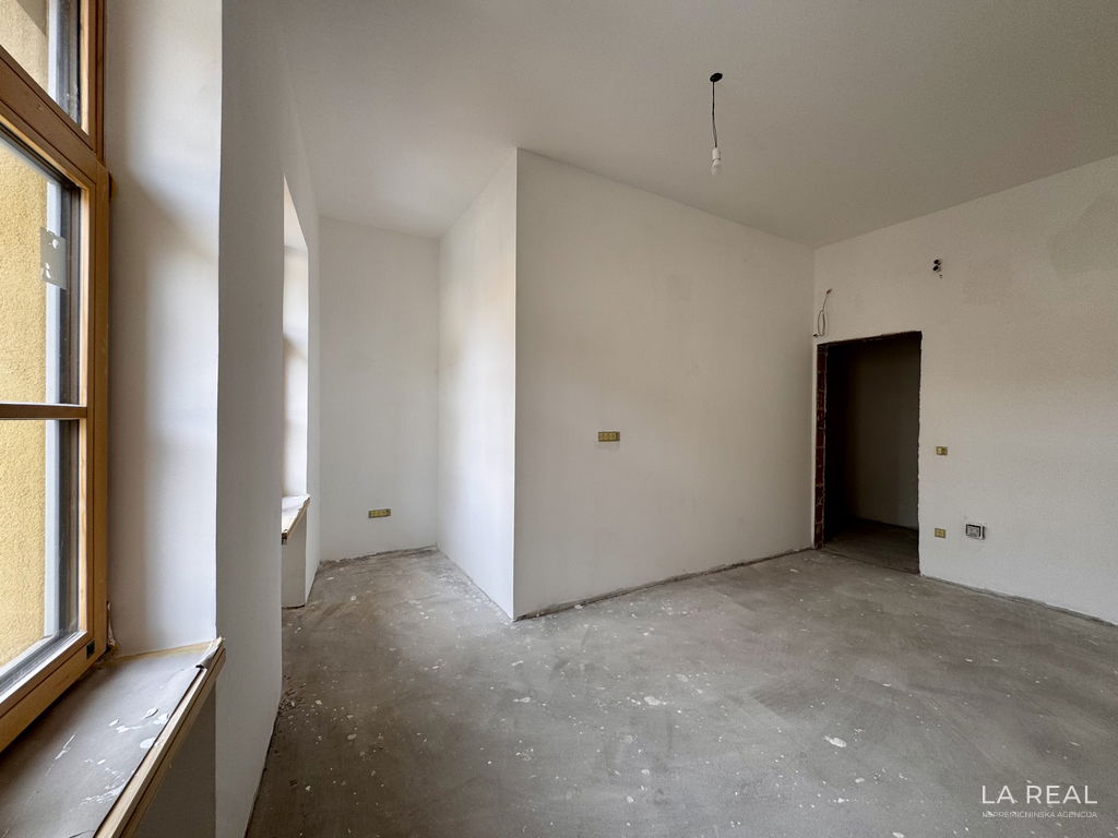 img-8347__SeZzaVo3-4032x3024