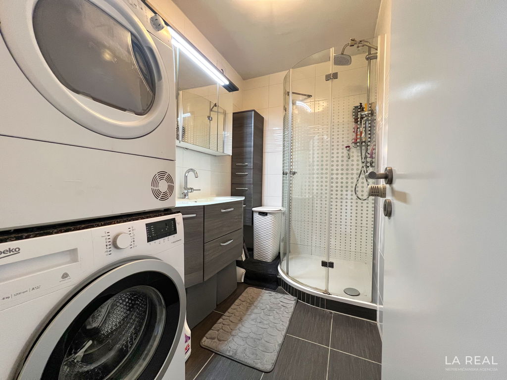 img3311__6687d5749cde9