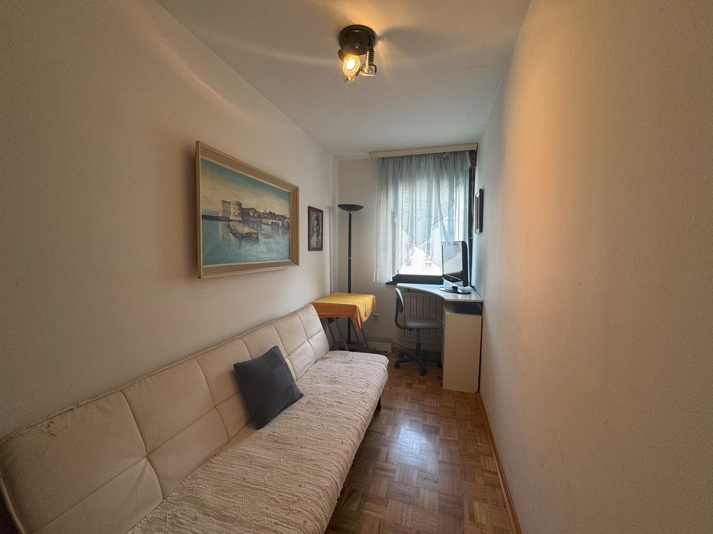 pop__BKR7kKZm-4032x3024