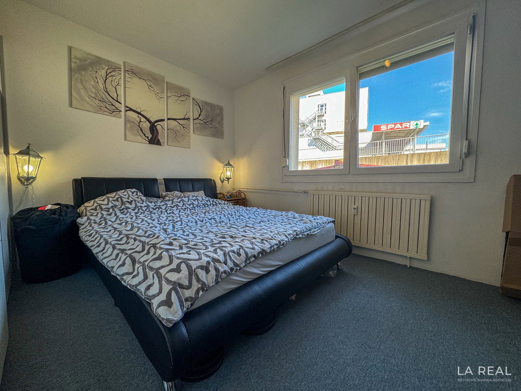 15hr8n6ilf-4032x3024__69d68e00b1236