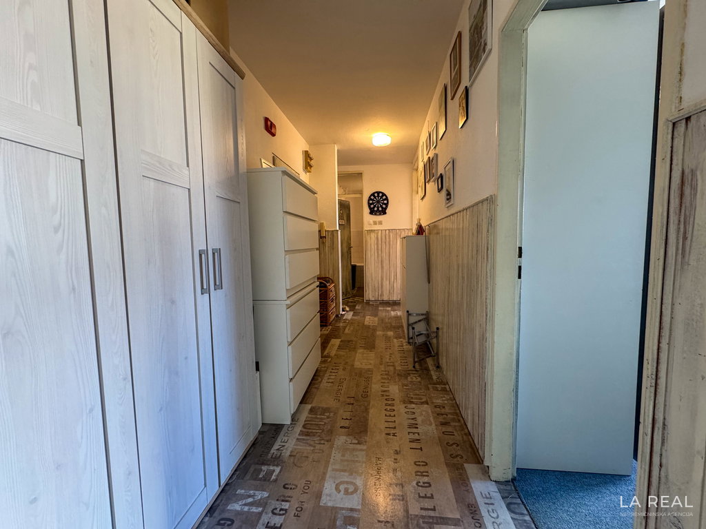 17emd6sjin-4032x3024__69d68e01d4bdb