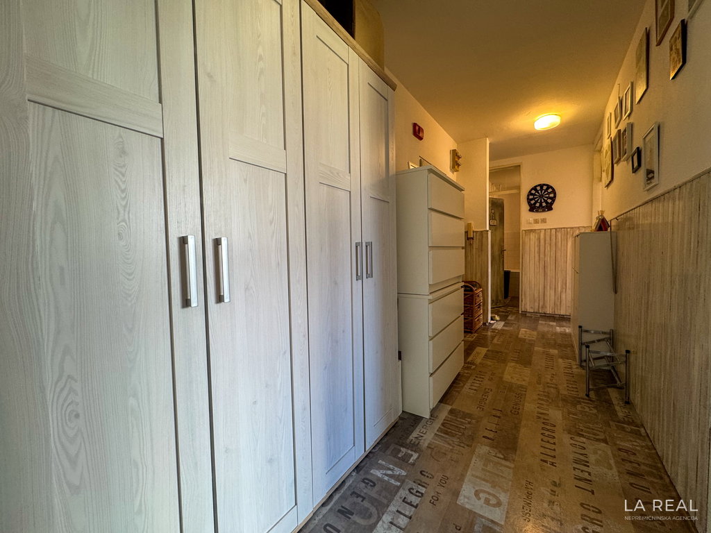 18kr15ffwh-4032x3024__69d68e027d00e