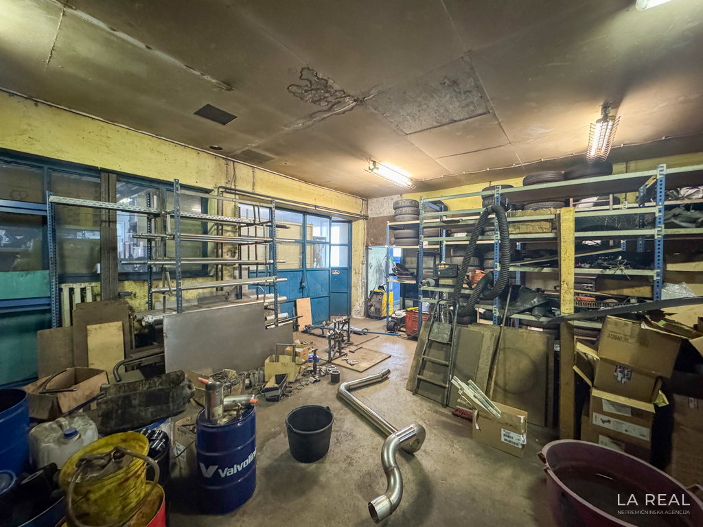 24__dEvtX7dg-4032x3024