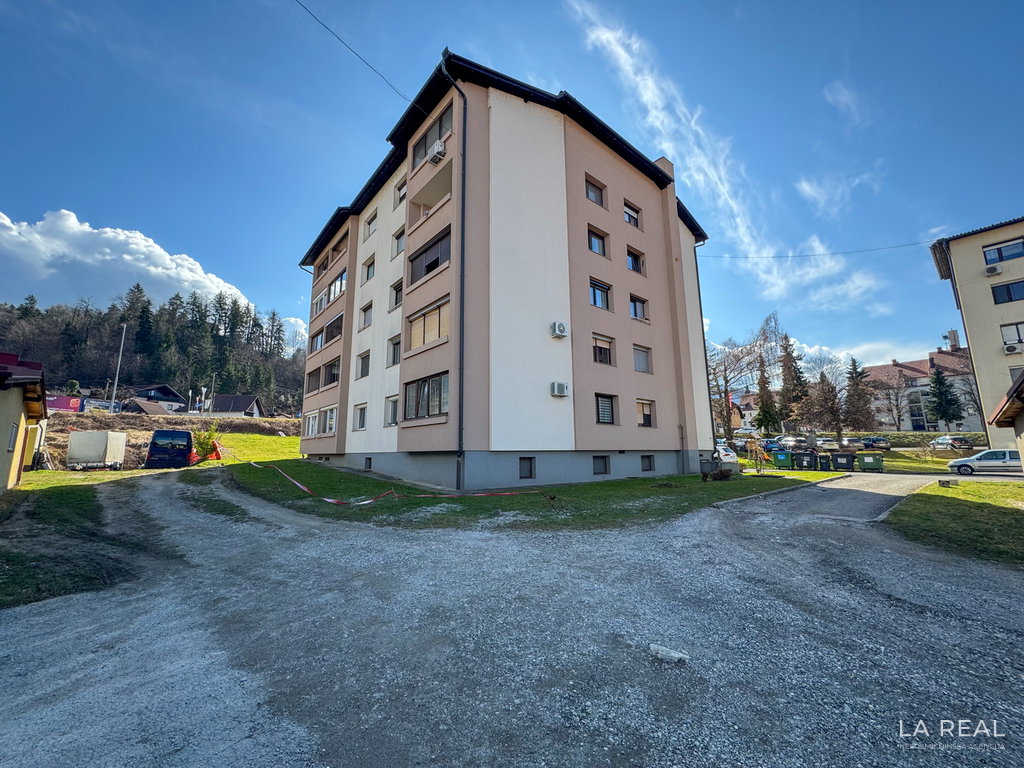 24uqdfbogh-4032x3024__69d68e080952a