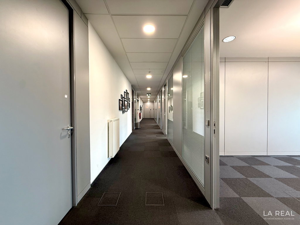 e1-11__2cspCcrR-1900x1425