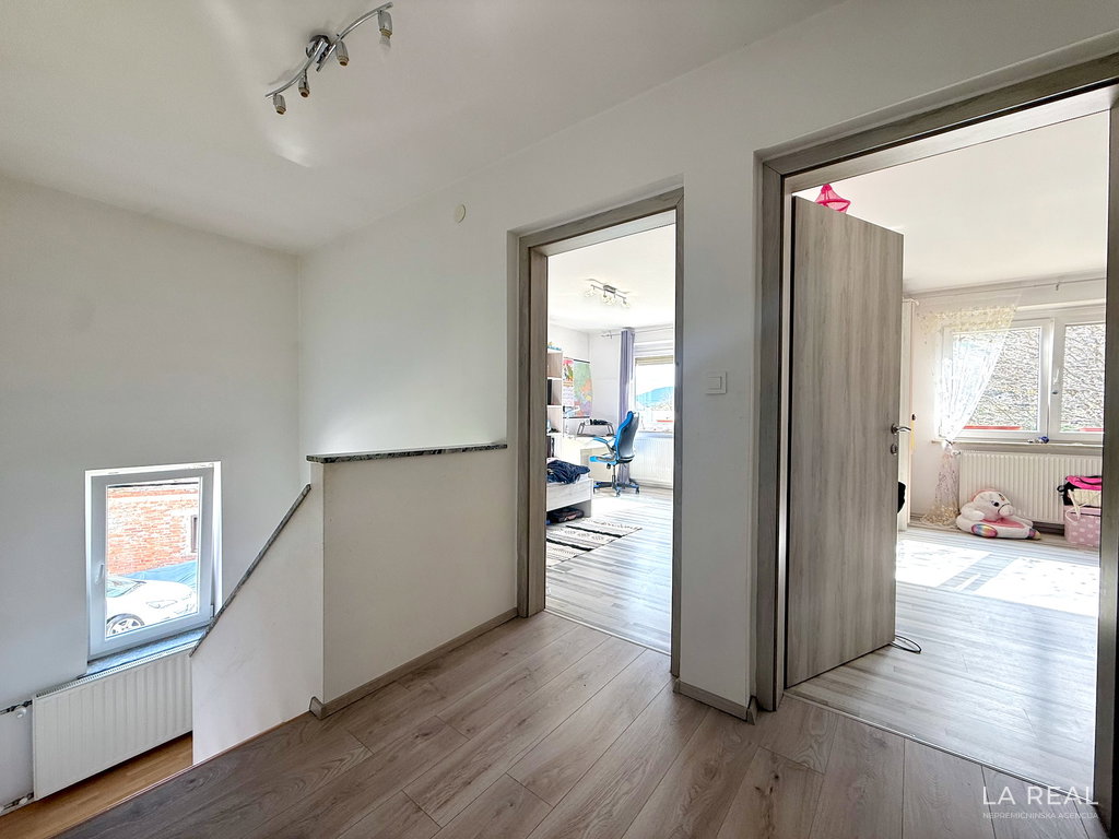 e1-12__6uNBu2y7-1900x1425