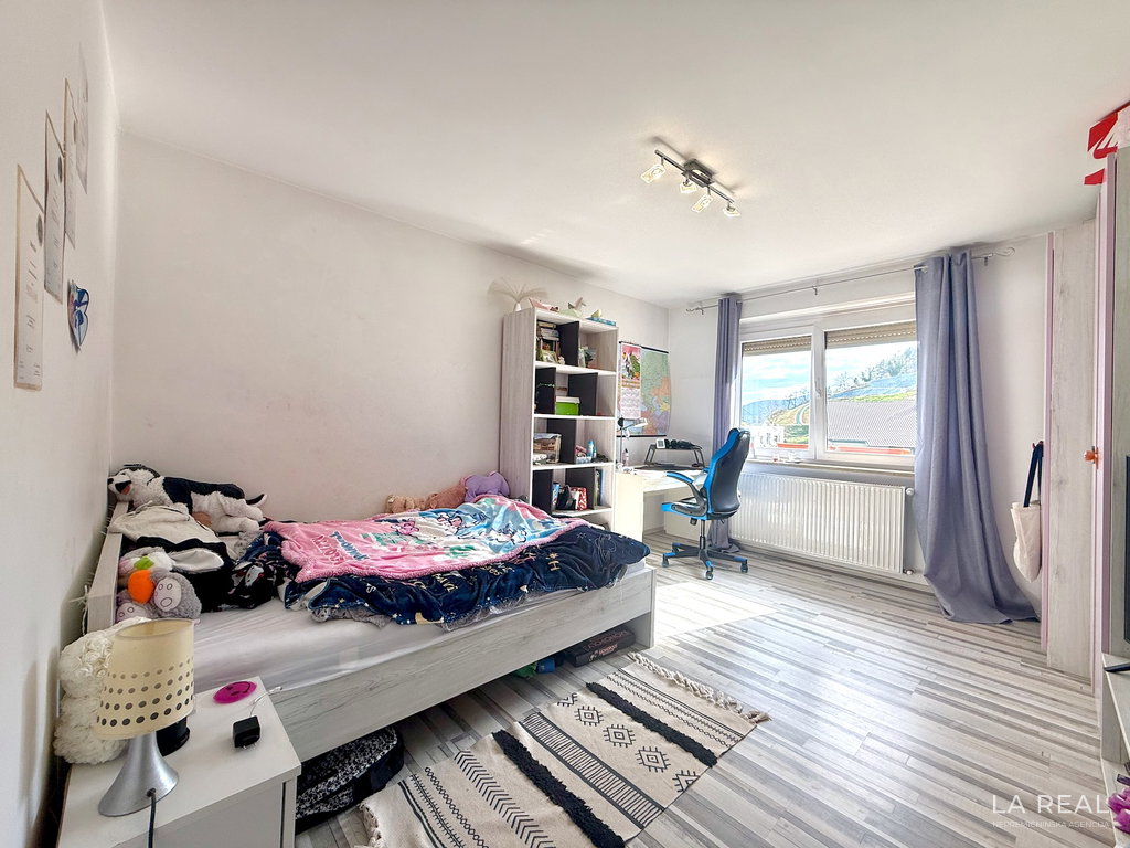 e1-17__UvwMOGJS-1900x1425