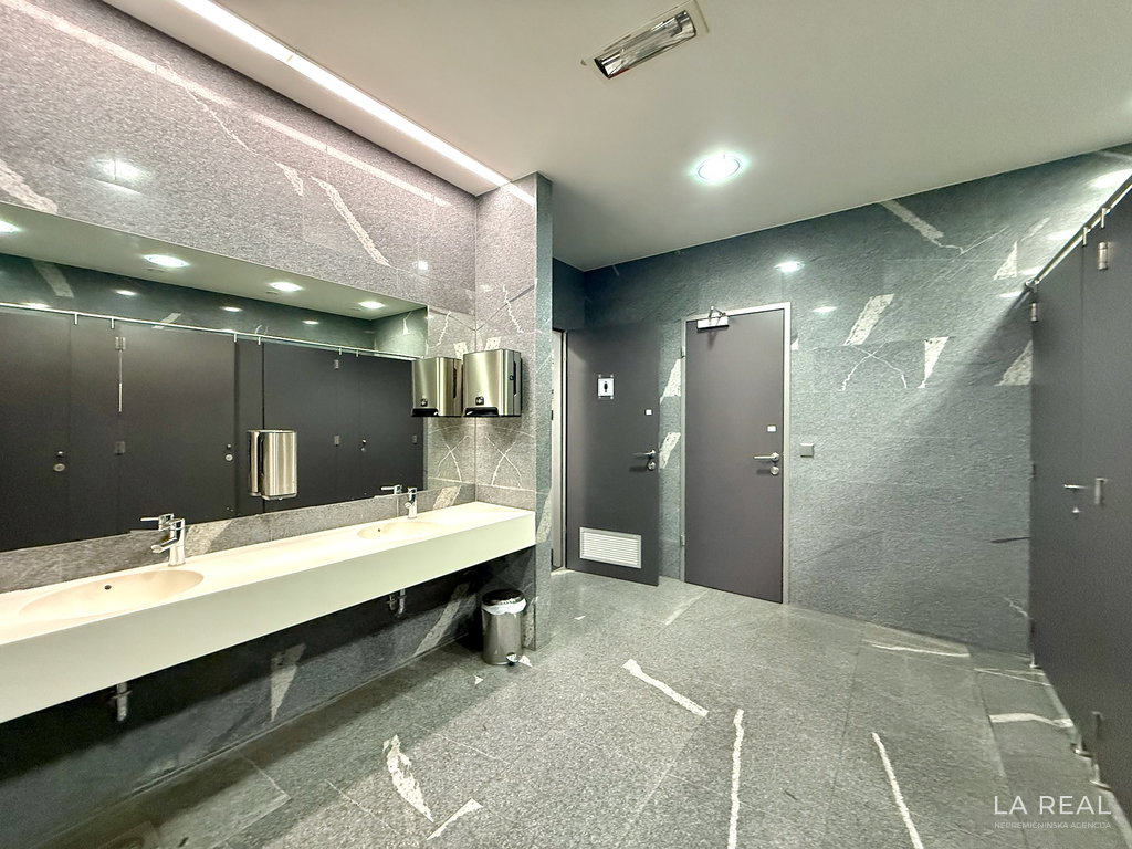 e1-17__pg0qMvio-1900x1425