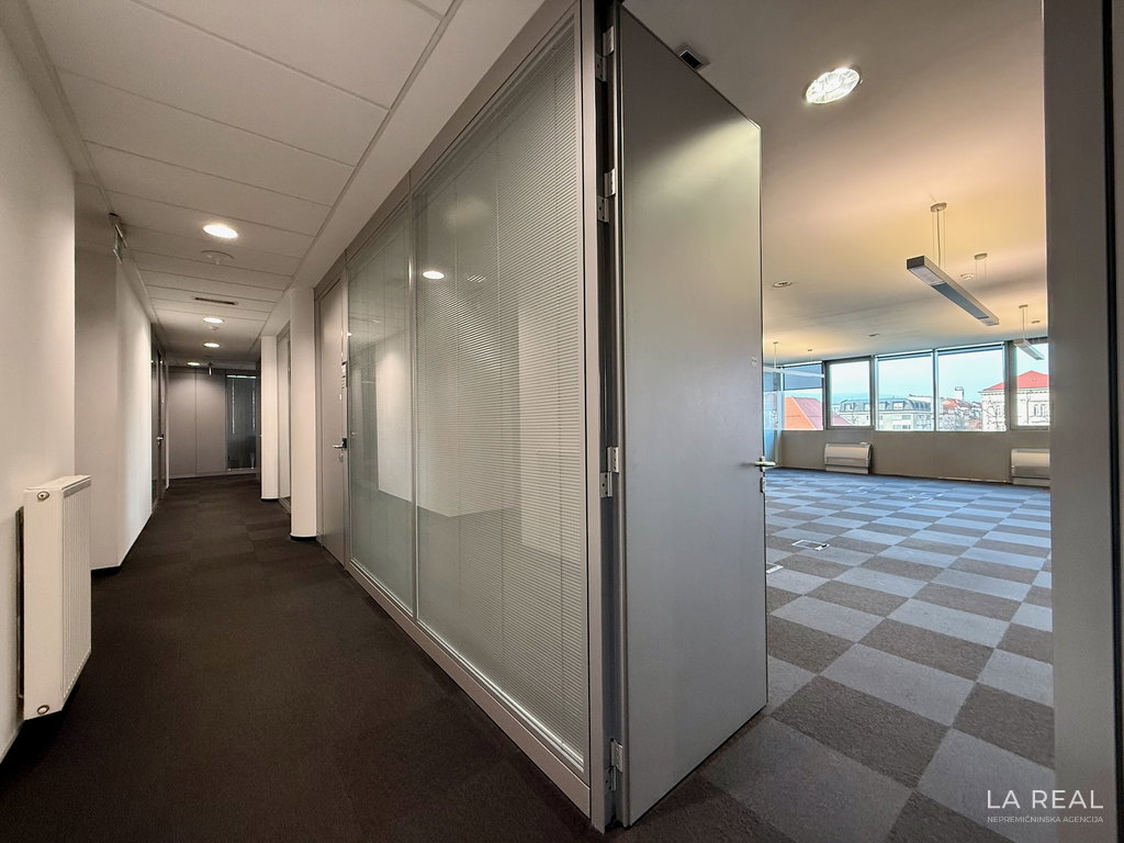 e1-1__RFvkzN6y-1900x1425