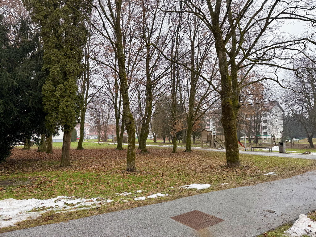 e1-20__MKg336dA-1900x1425