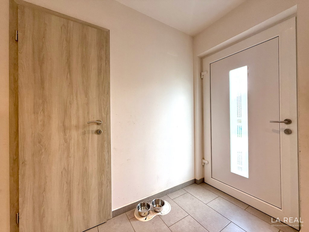 e1-24__LrSK3IO1-1900x1425